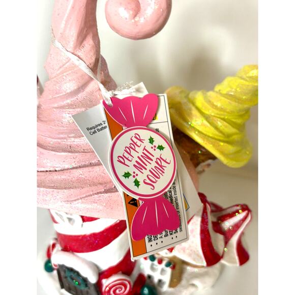 Holiday GINGERBREAD HOUSE Candy Land Sweet Treat Holiday House LIGHTS UP 9.75" - Picture 7 of 8